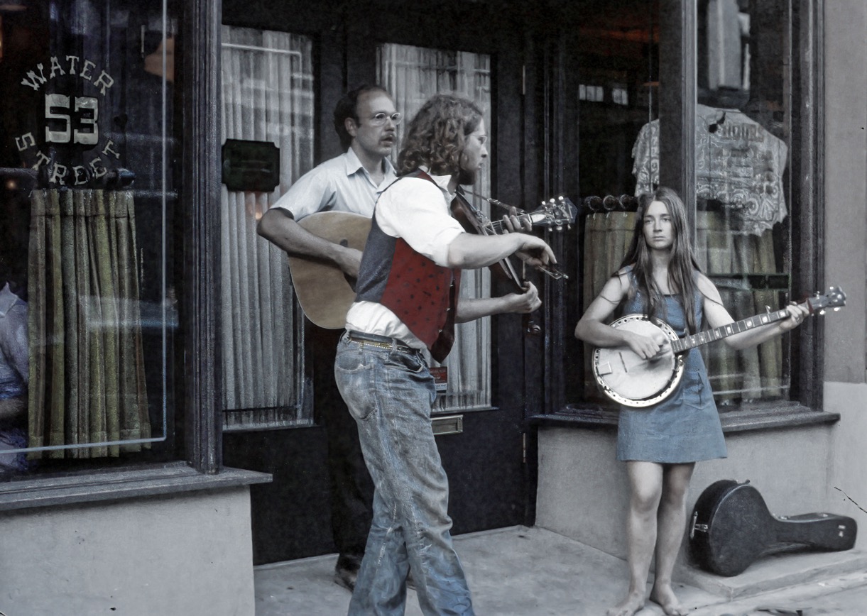 waterstreetbuskers1971-Edit